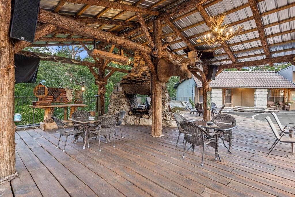 Stonegate Lodge King Bed, Wifi, 50In Roku Tv, Salt Water Pool Room #108 Юрика Спрингс Экстерьер фото